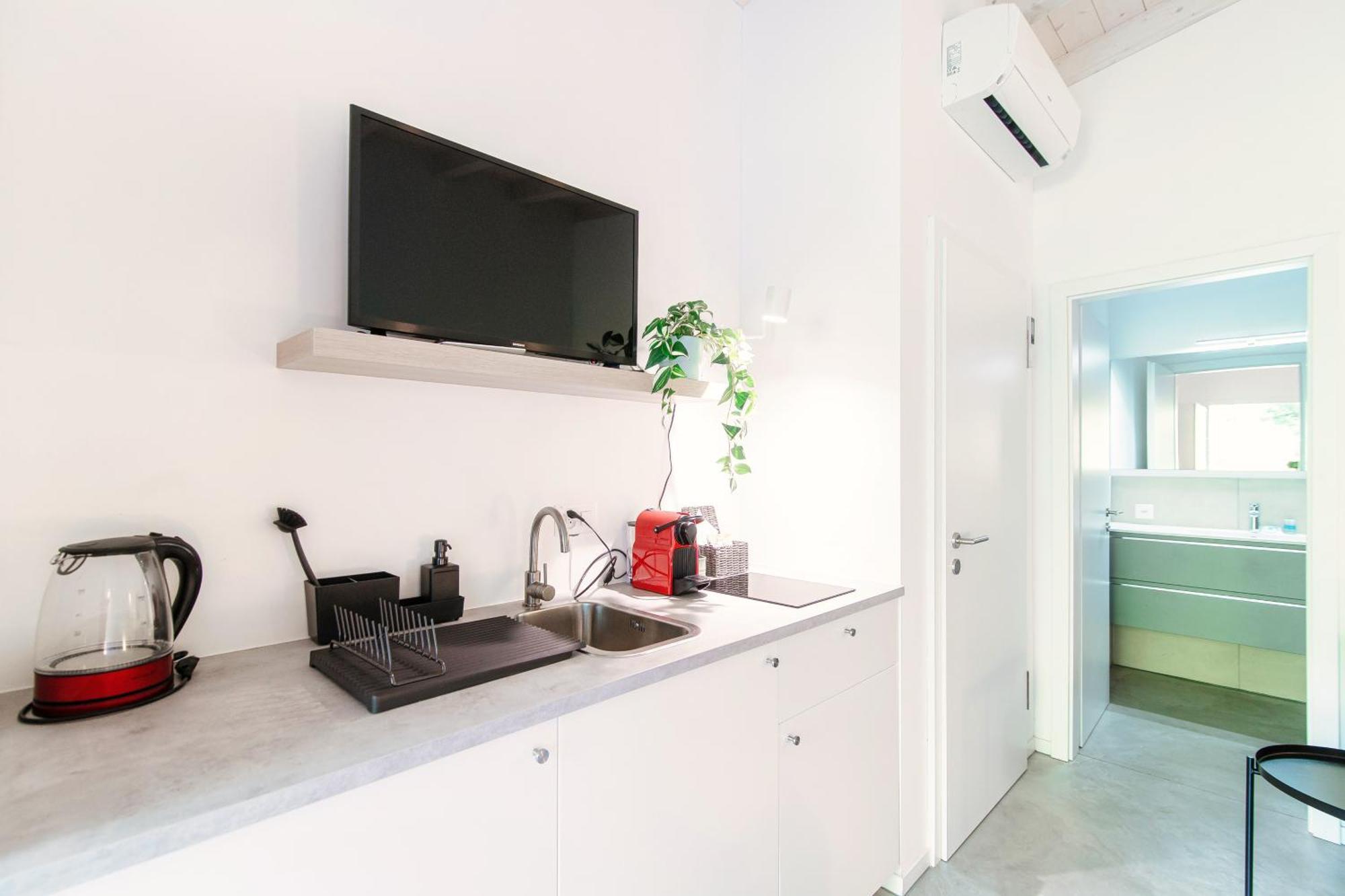 Le Betulle Studios By Quokka 360 - Studio Apartments By The Origlio Lake Exterior photo