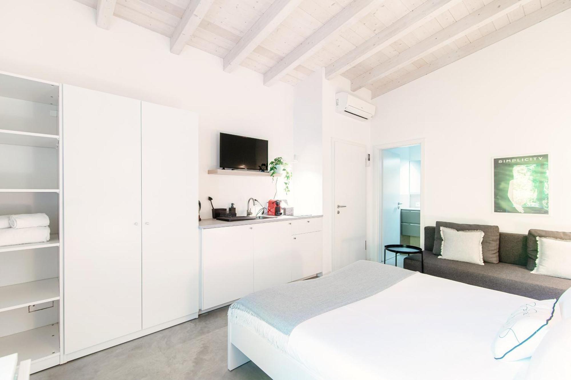 Le Betulle Studios By Quokka 360 - Studio Apartments By The Origlio Lake Exterior photo